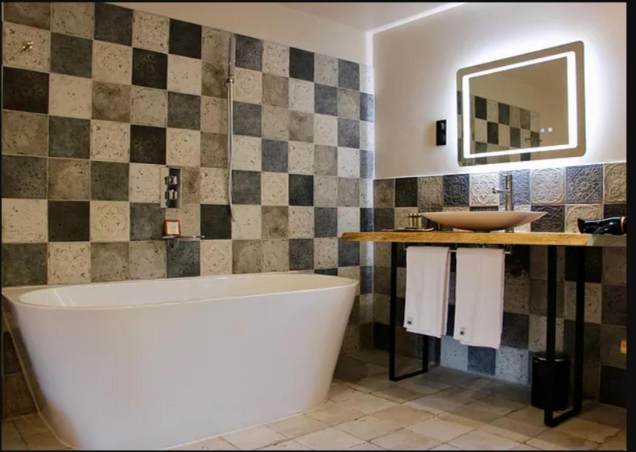 Le Moulin Fouret Hotel Saint-Aubin-le-Vertueux Kültér fotó
